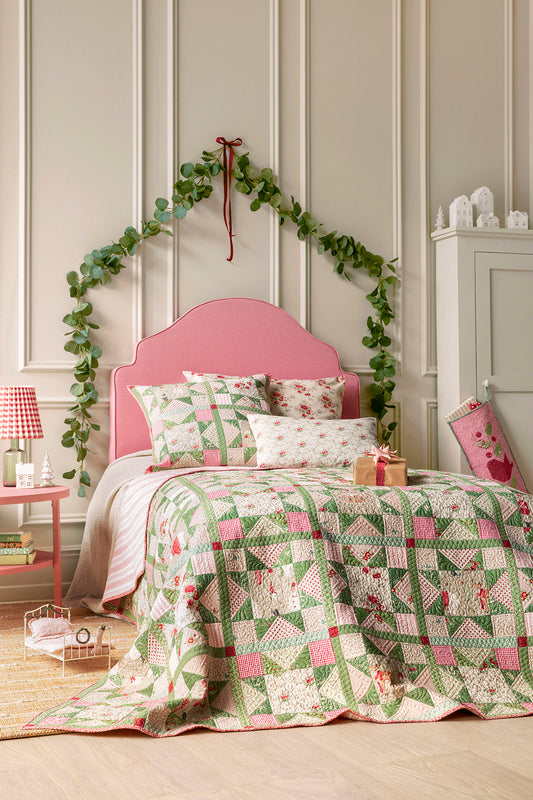 Merry Little Christmas by Tilda: Mistletoe Pistachio